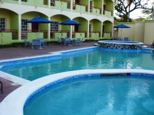 Hotel Novus Caoba Esperanza 외부 사진